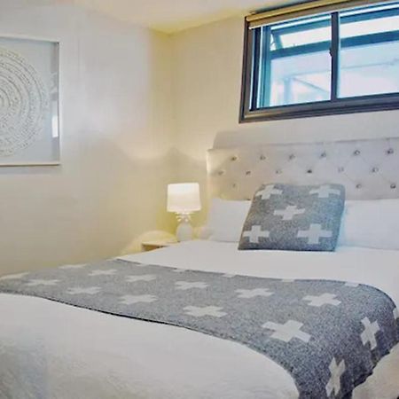 City Fringe Apartment With Sky Tower And City Views أوكلاند المظهر الخارجي الصورة